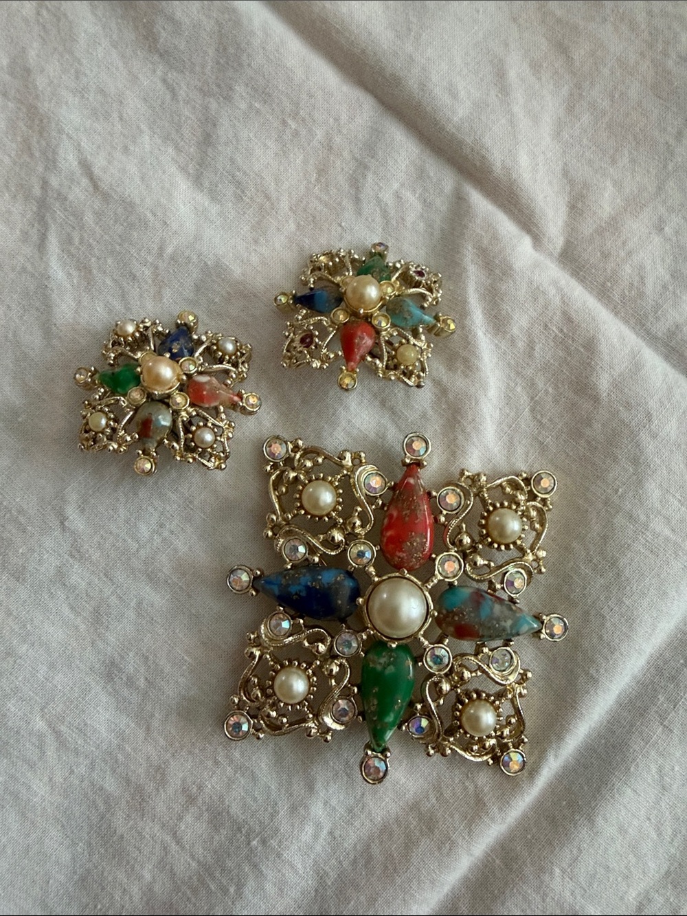 Vintage Sarah Coventry Multicolor Faux Pearl Floral Brooch Set